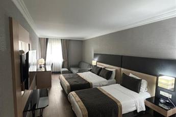 Darkhill Hotel