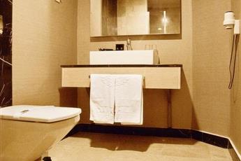 Darkhill Hotel