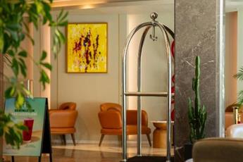 Days Inn by Wyndham Istanbul Bomonti 4* Days Inn by Wyndham Istanbul Bomonti 4*