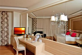Delphin Deluxe Resort