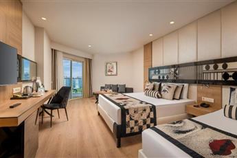 Delphin Imperial Lara