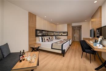 Delphin Imperial Lara