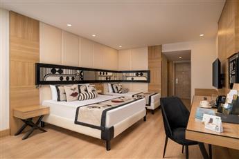 Delphin Imperial Lara