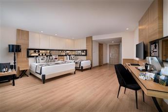 Delphin Imperial Lara