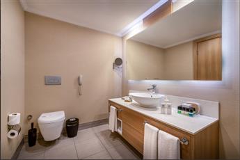 Delphin Imperial Lara