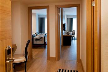 Delphin Imperial Lara