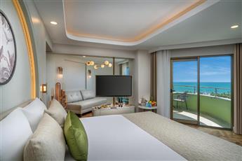 Delphin Palace