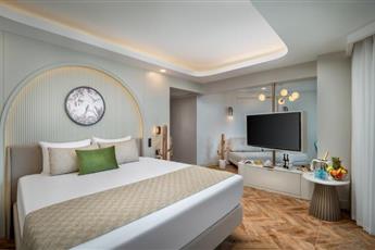 Delphin Palace