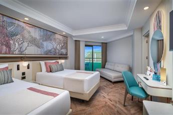 Delphin Palace