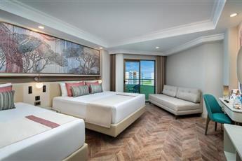 Delphin Palace