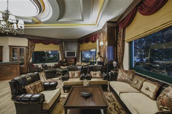 Delphin Palace