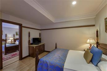 Delphin Palace