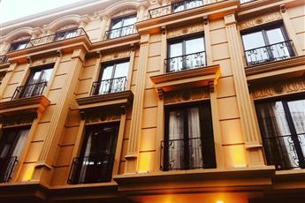 Deluxe Newport Hotel 3*