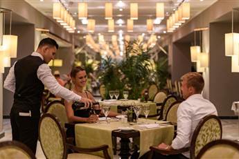 Desert Rose Resort 5*