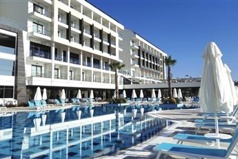 Diamond Deluxe Hotel & Spa