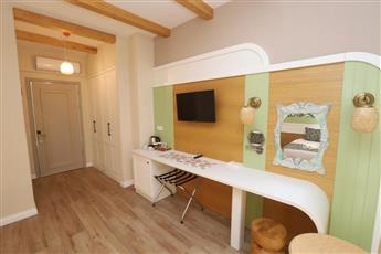 Dolphin Park Hotel 3*