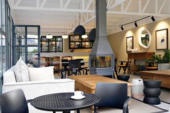 Dorman Suites Hotel 4*