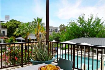 Dorman Suites Hotel 4*