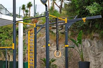 Dorman Suites Hotel 4*