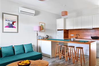 Dorman Suites Hotel 4*