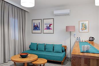 Dorman Suites Hotel 4*