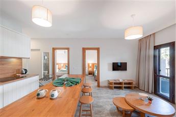 Dorman Suites Hotel 4*