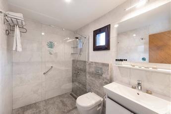 Dorman Suites Hotel 4*