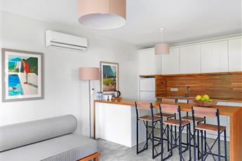 Dorman Suites Hotel 4*