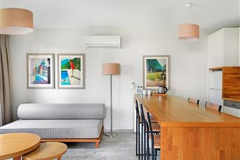 Dorman Suites Hotel 4*