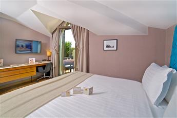 Dosso Dossi Hotels & Spa Downtown