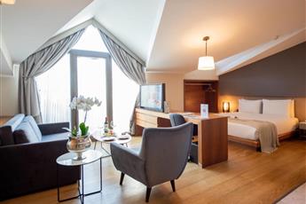 Dosso Dossi Hotels & Spa Downtown