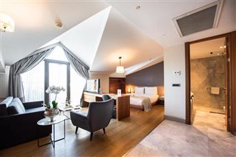 Dosso Dossi Hotels & Spa Downtown