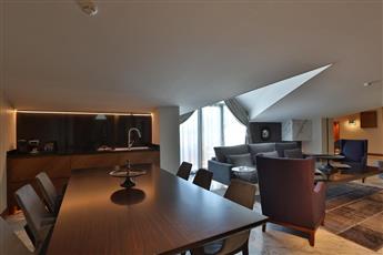 Dosso Dossi Hotels & Spa Downtown