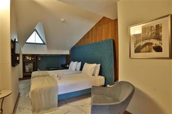 Dosso Dossi Hotels & Spa Downtown