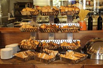 Doubletree by Hilton Istanbul Esentepe 5* Doubletree by Hilton Istanbul Esentepe 5*