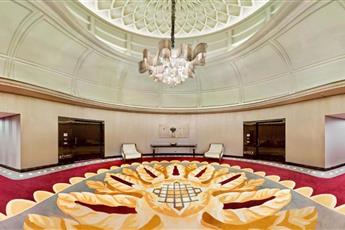 Doubletree by Hilton Istanbul Esentepe 5* Doubletree by Hilton Istanbul Esentepe 5*