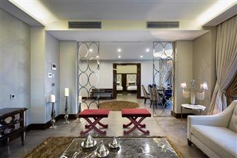 Doubletree by Hilton Istanbul Esentepe 5* Doubletree by Hilton Istanbul Esentepe 5*