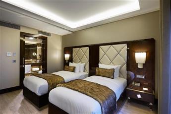 Doubletree by Hilton Istanbul Esentepe 5* Doubletree by Hilton Istanbul Esentepe 5*