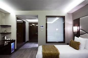 Doubletree by Hilton Istanbul Esentepe 5* Doubletree by Hilton Istanbul Esentepe 5*