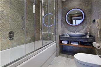 DoubleTree By Hilton Istanbul Piyalepasa 5*