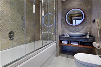 DoubleTree By Hilton Istanbul Piyalepasa