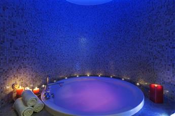 DoubleTree by Hilton Kusadasi 4*