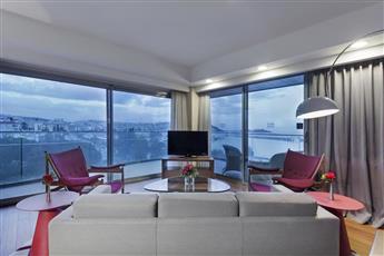 DoubleTree by Hilton Kusadasi 4*