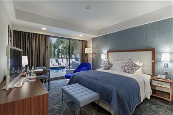 DoubleTree by Hilton Kusadasi 4*