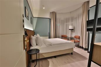 EA Exclusive Hotel 4*