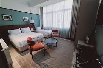 EA Exclusive Hotel 4*