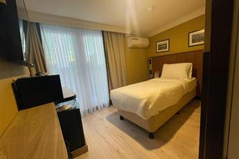 EA Exclusive Hotel 4*