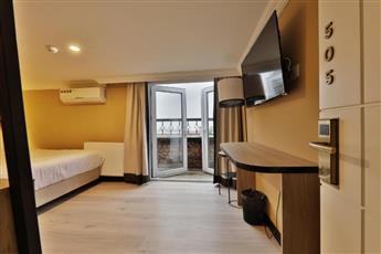 EA Exclusive Hotel 4*