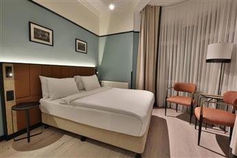 EA Exclusive Hotel 4*