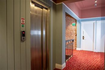 EA Exclusive Hotel 4*